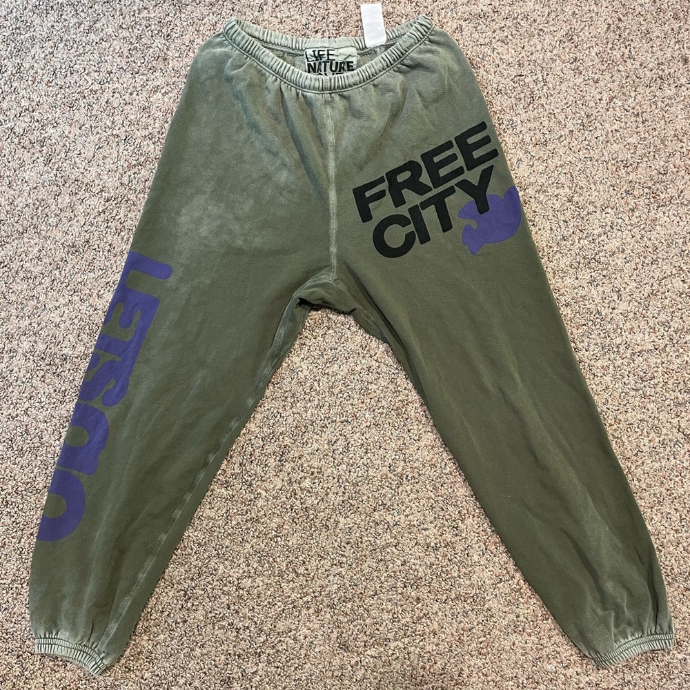Free City Let’s Go with Deep Purple Dove Logo Sweatpants  Women’s Size XS RARE!!